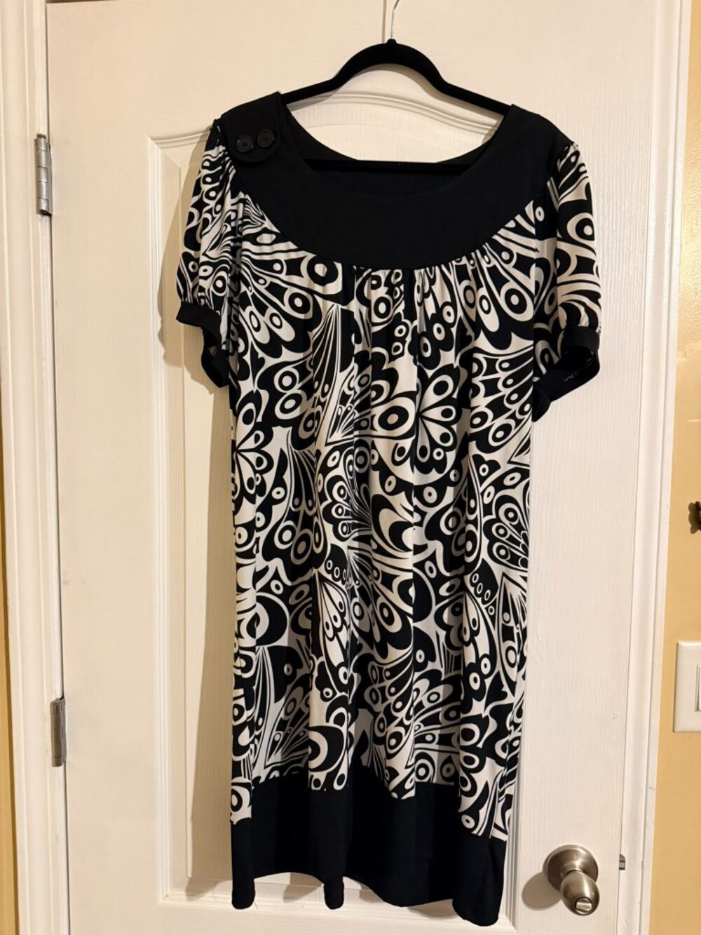 Black and White Geometric print dress